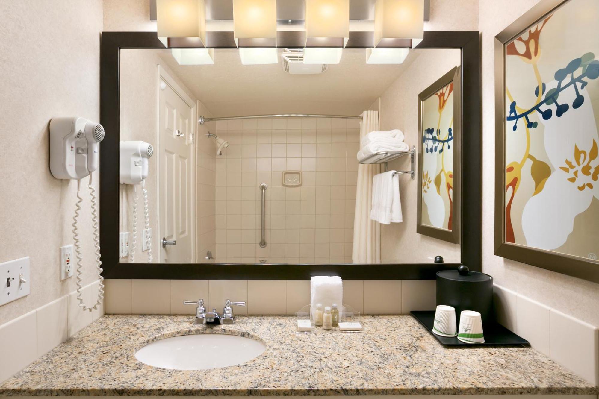 Wingate By Wyndham Calgary South Hotel Bagian luar foto