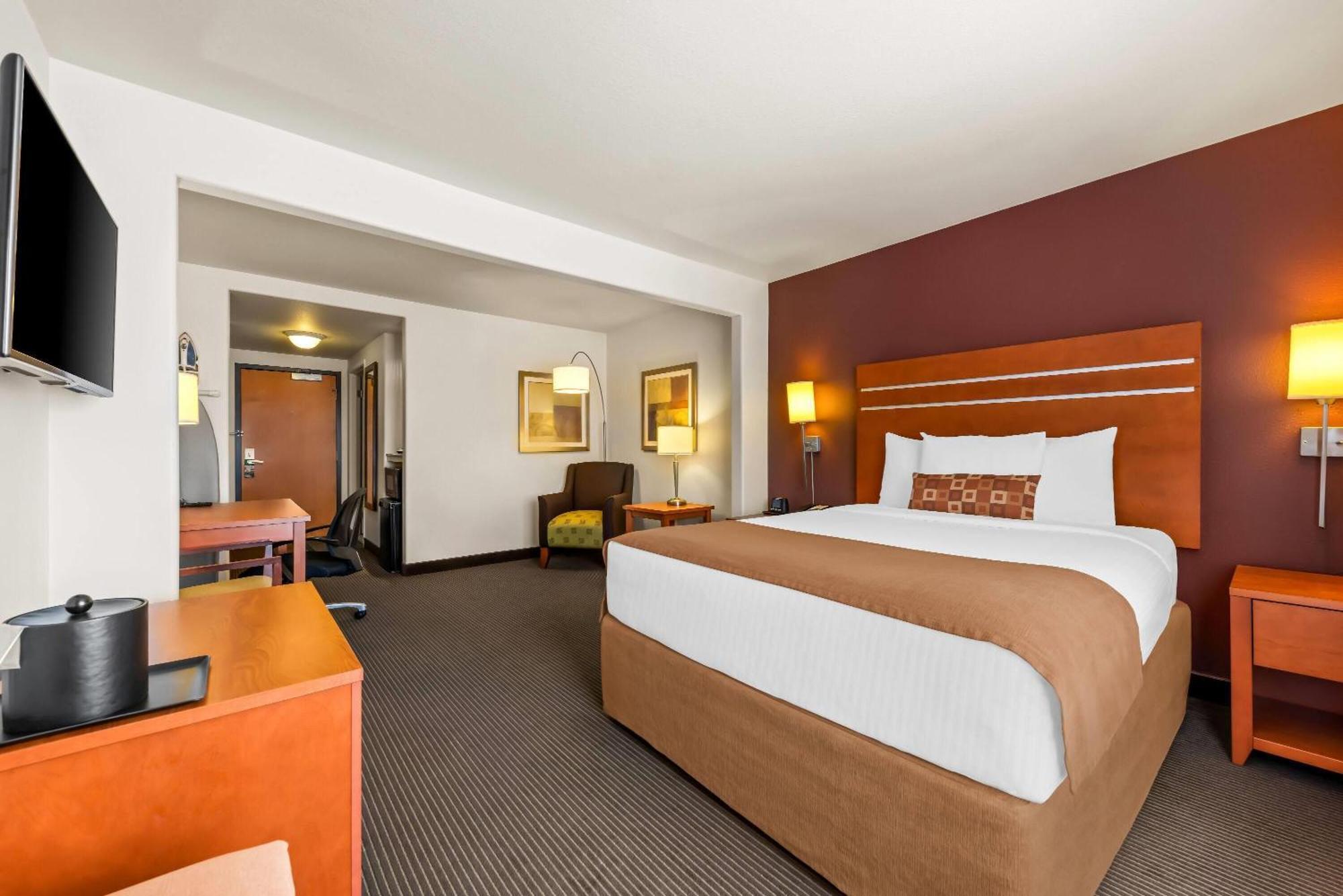 Wingate By Wyndham Calgary South Hotel Bagian luar foto